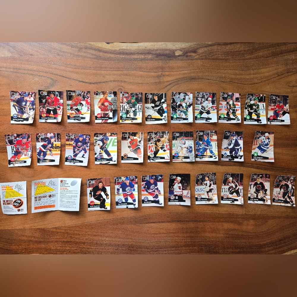 Vintage Hockey Trading Card Set - Multi-Color Collection